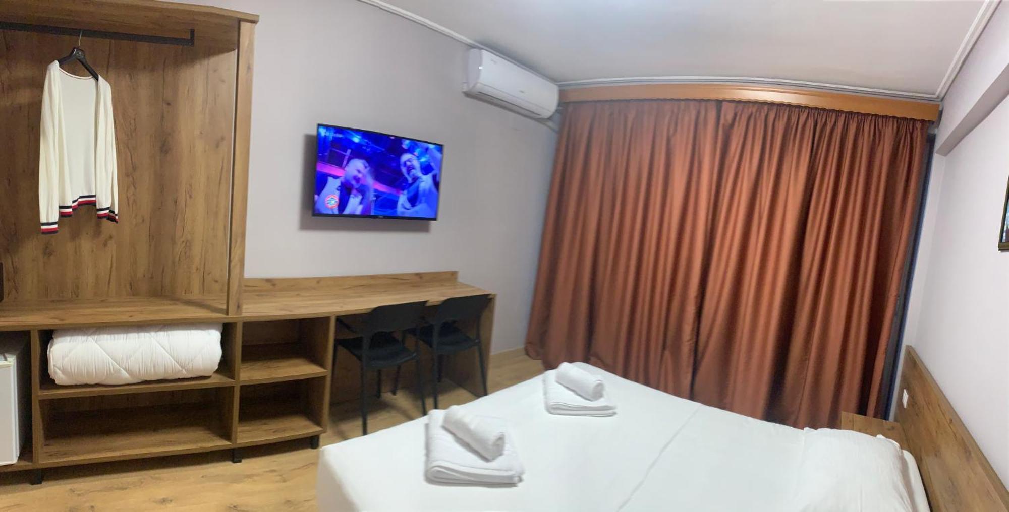 Hotel Dodona Sarandë Exterior foto